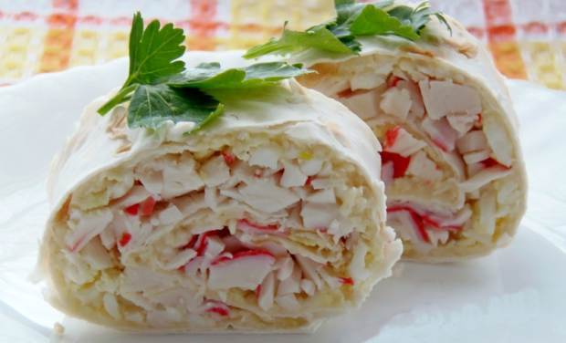 Заказать Рулетик с крабовыми палочками