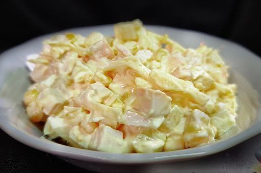 Заказать Салат из курицы с ананасами
