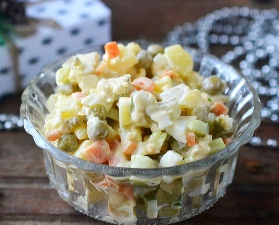 Заказать Салат "Оливье с курицей"