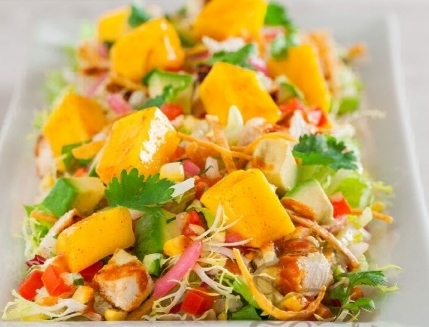 Заказать Салат с манго и курицей