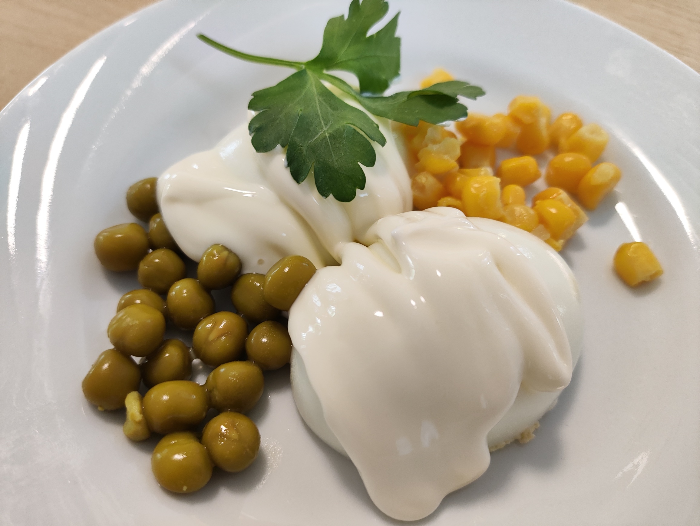 Заказать Яйцо с горошком и кукурузой