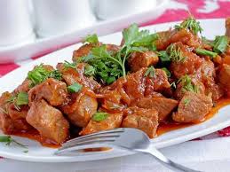 Заказать Мясная поджарка с луком и томатом