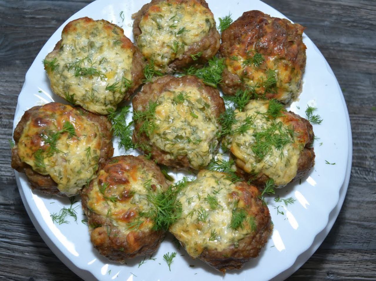 Заказать Котлета рыбная запеченная с яйцом под сыром